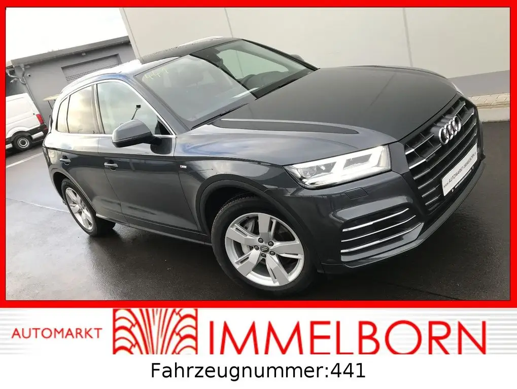 Photo 1 : Audi Q5 2020 Hybride