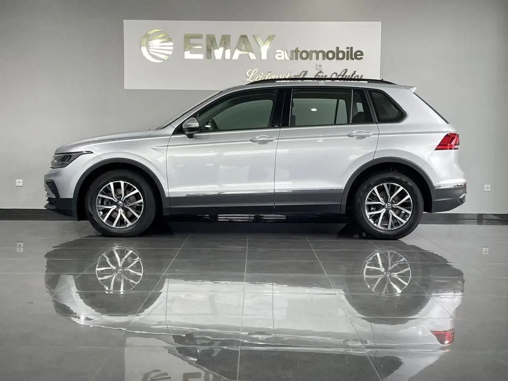 Photo 1 : Volkswagen Tiguan 2021 Essence