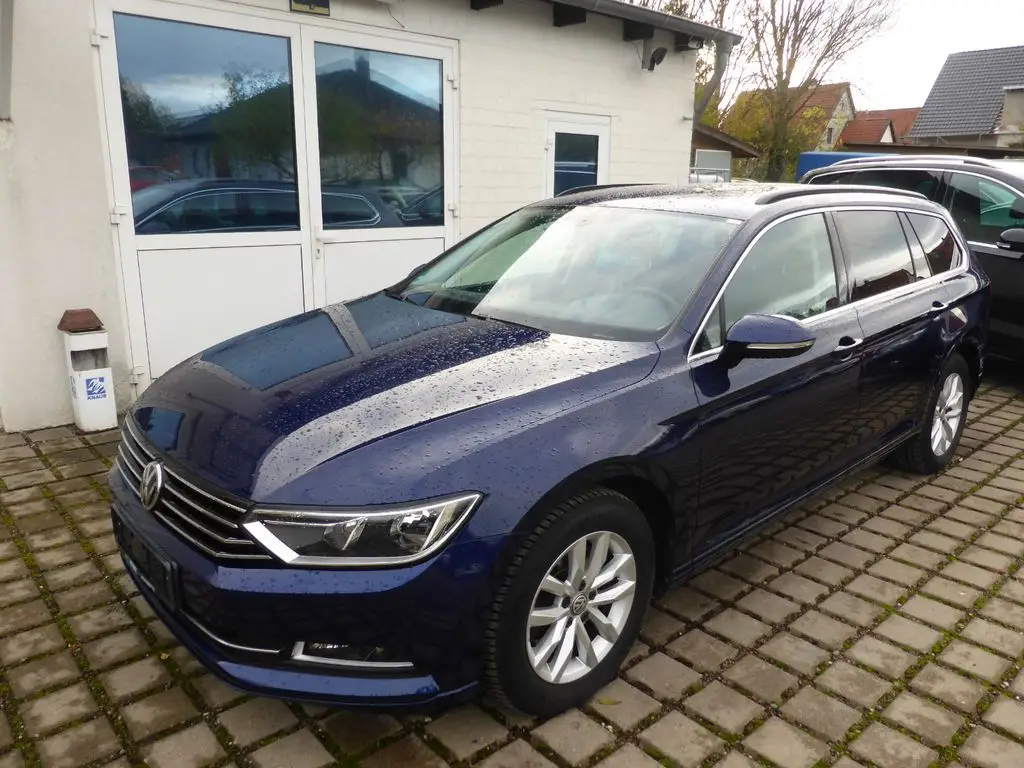 Photo 1 : Volkswagen Passat 2017 Petrol