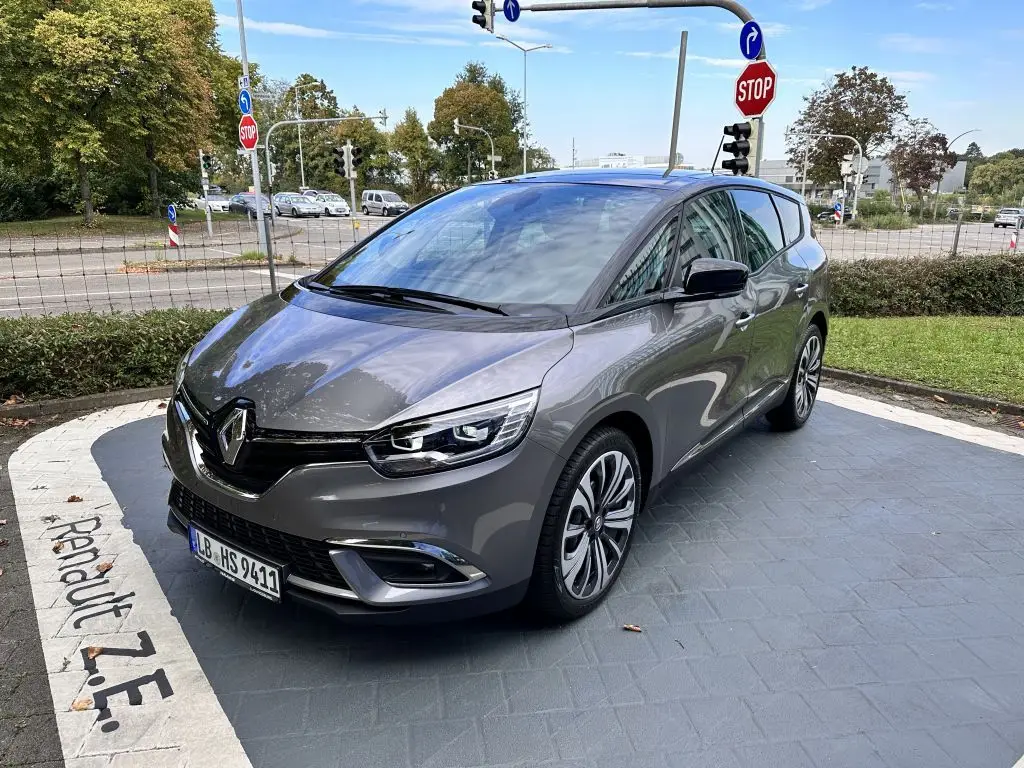 Photo 1 : Renault Grand Scenic 2023 Petrol