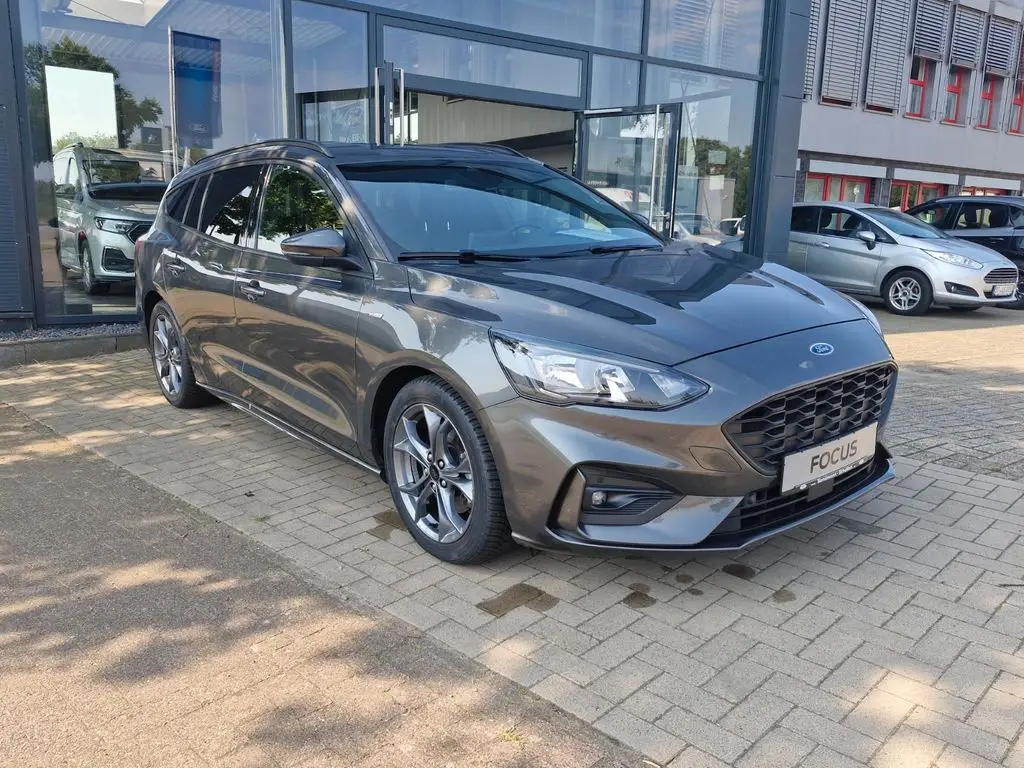 Photo 1 : Ford Focus 2019 Petrol