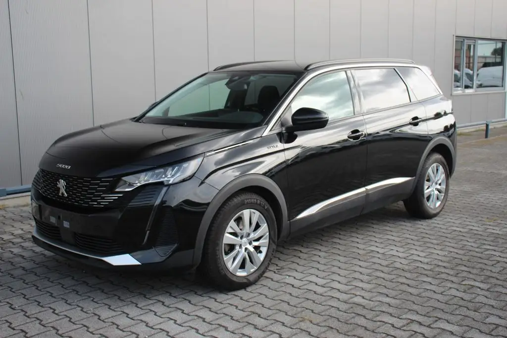 Photo 1 : Peugeot 5008 2022 Diesel