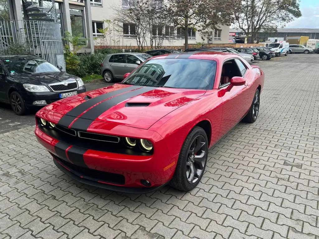 Photo 1 : Dodge Challenger 2017 Essence