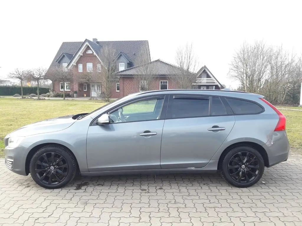 Photo 1 : Volvo V60 2018 Diesel