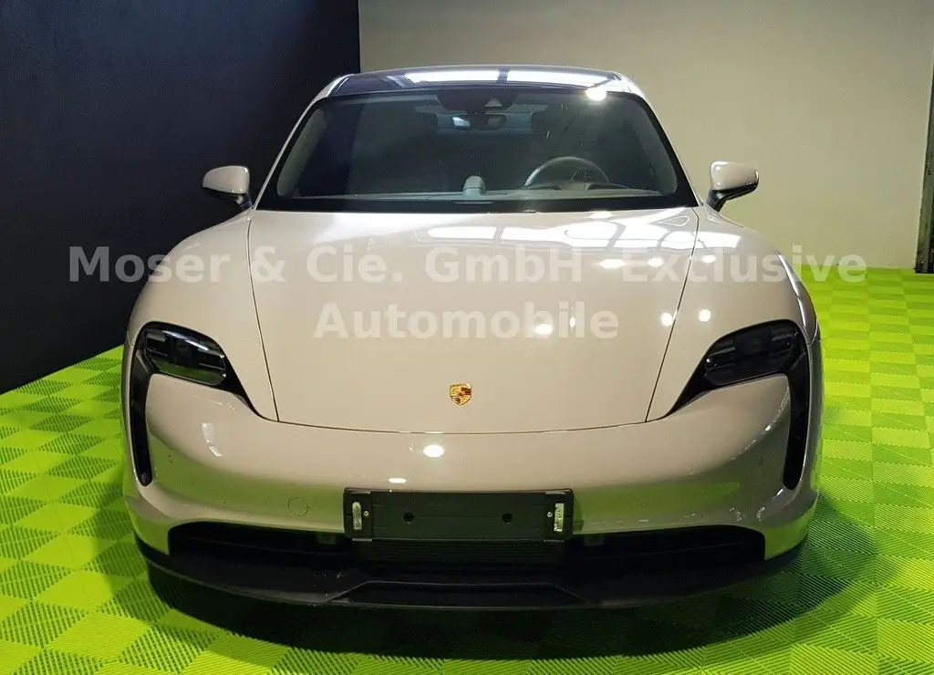 Photo 1 : Porsche Taycan 2021 Non renseigné