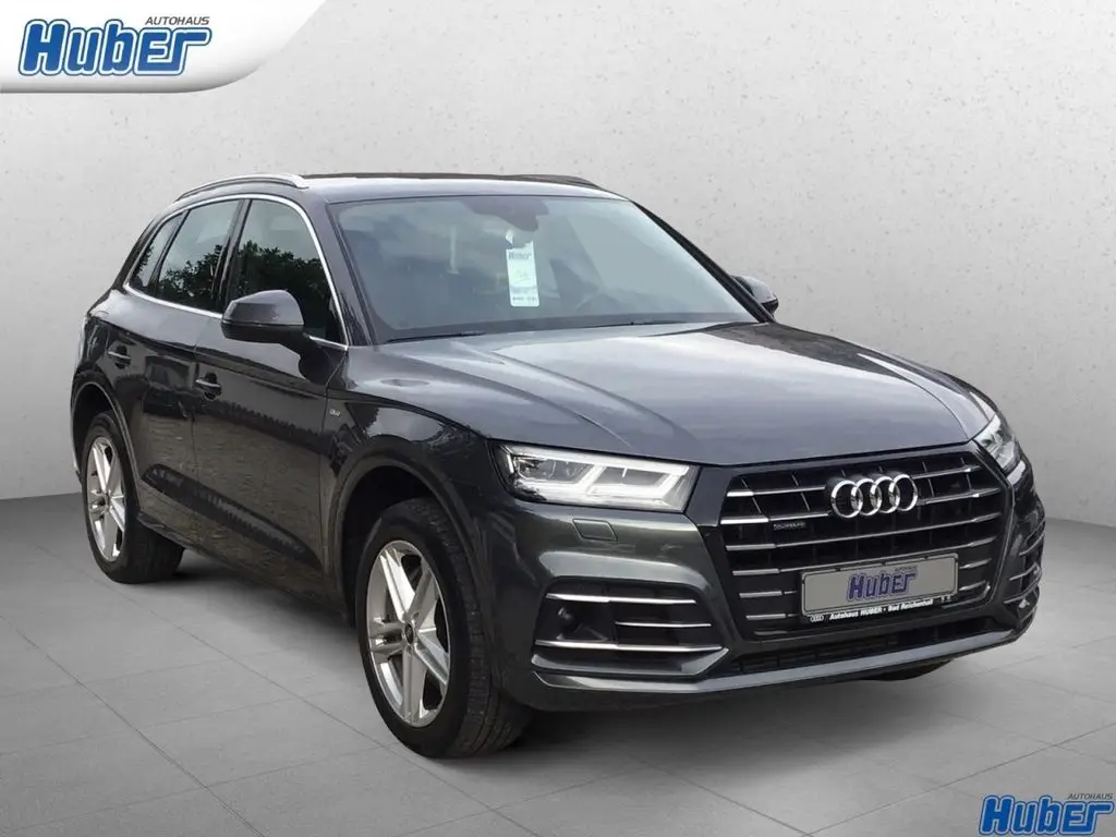 Photo 1 : Audi Q5 2020 Hybride