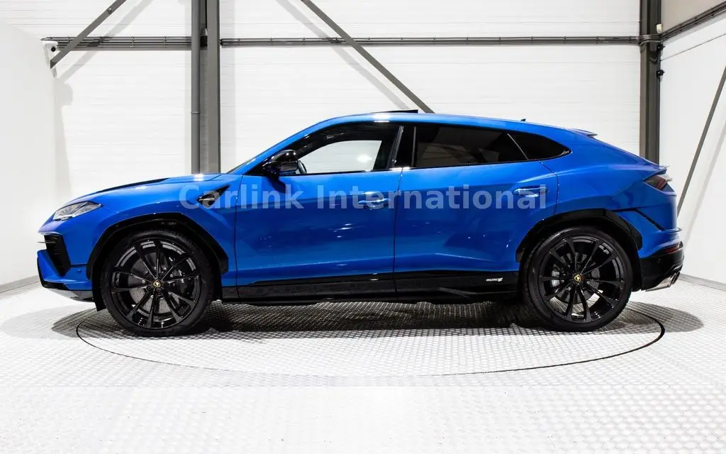 Photo 1 : Lamborghini Urus 2023 Essence