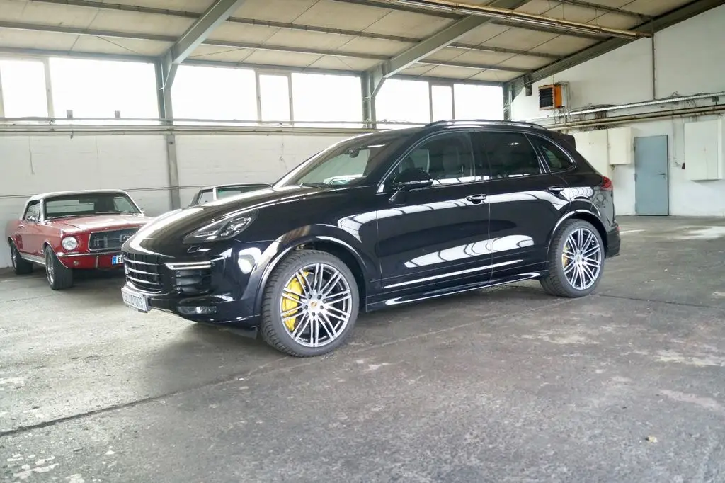 Photo 1 : Porsche Cayenne 2015 Essence