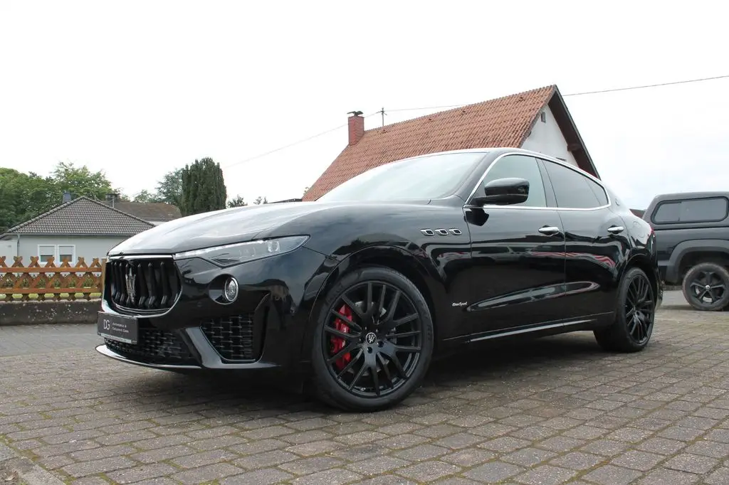 Photo 1 : Maserati Levante 2020 Essence