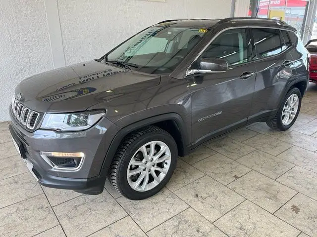 Photo 1 : Jeep Compass 2021 Petrol