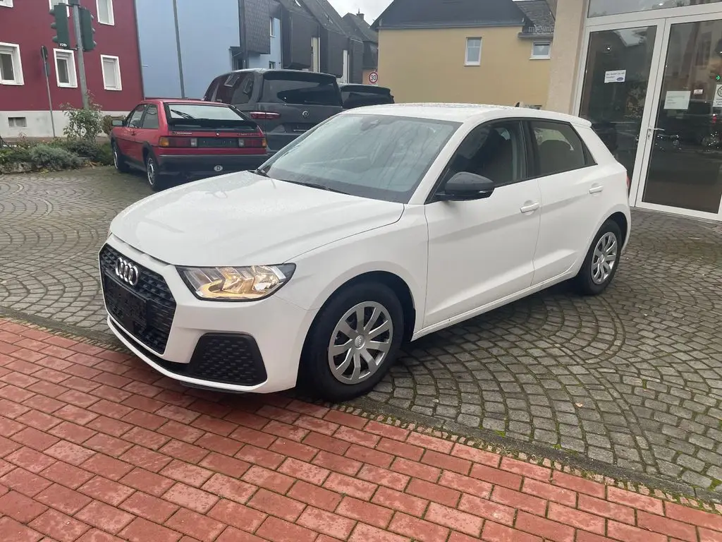 Photo 1 : Audi A1 2023 Essence