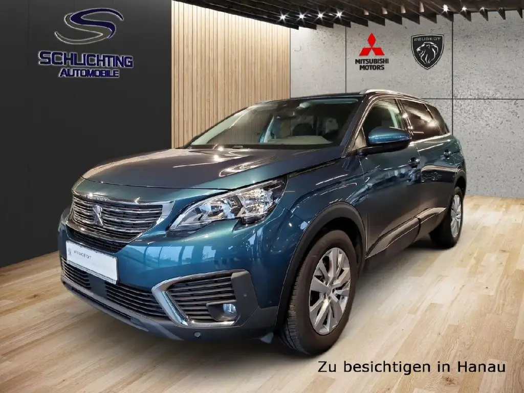 Photo 1 : Peugeot 5008 2018 Essence