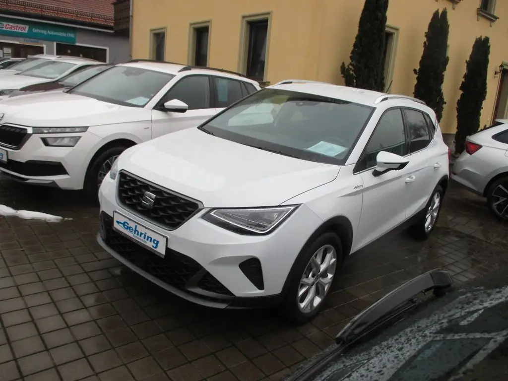 Photo 1 : Seat Arona 2023 Petrol