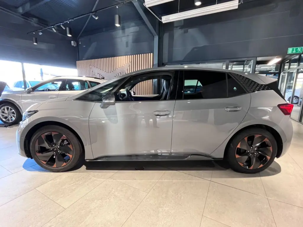 Photo 1 : Cupra Born 2024 Non renseigné