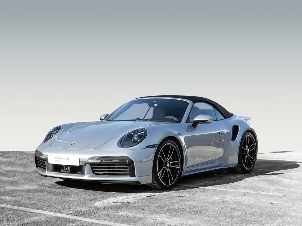 Photo 1 : Porsche 992 2022 Essence