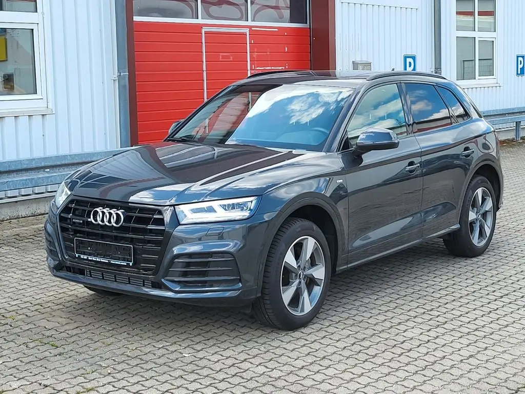 Photo 1 : Audi Q5 2020 Petrol