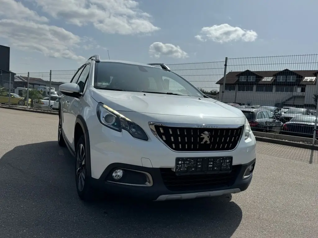 Photo 1 : Peugeot 2008 2016 Petrol