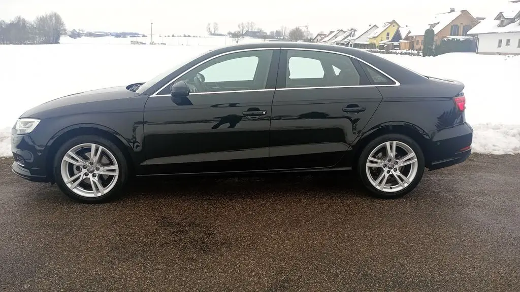 Photo 1 : Audi A3 2020 Petrol