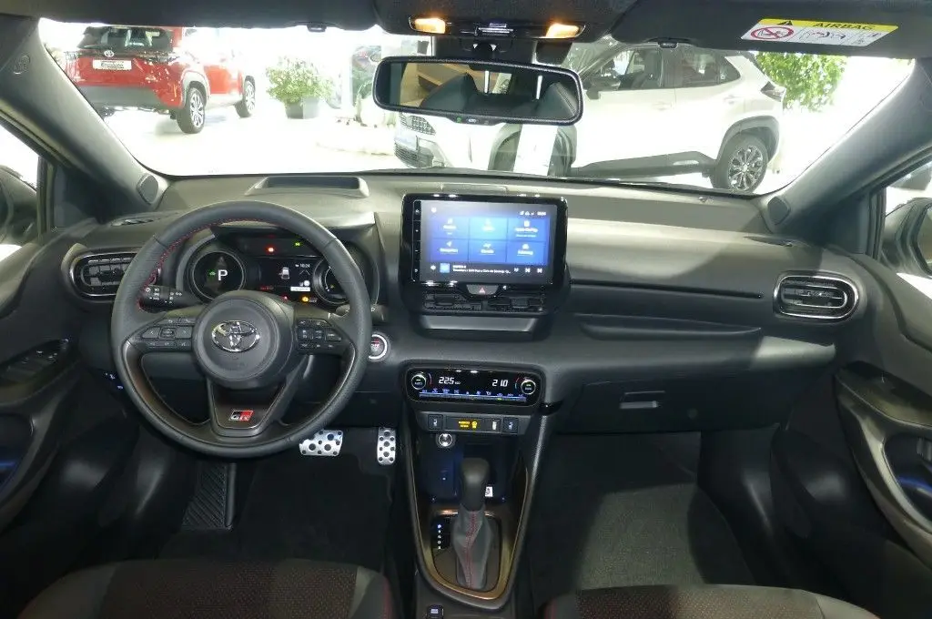 Photo 1 : Toyota Yaris 2024 Hybrid