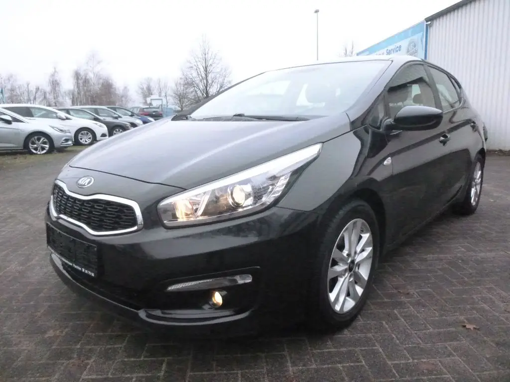 Photo 1 : Kia Ceed 2016 Petrol