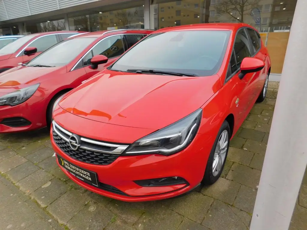 Photo 1 : Opel Astra 2018 Essence