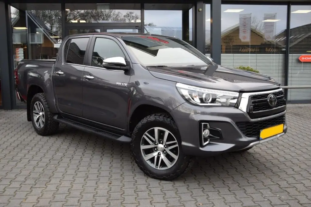 Toyota Hilux 2.4 D-4D DUBBEL CABIN EXECUTIVE A/T 5 S...