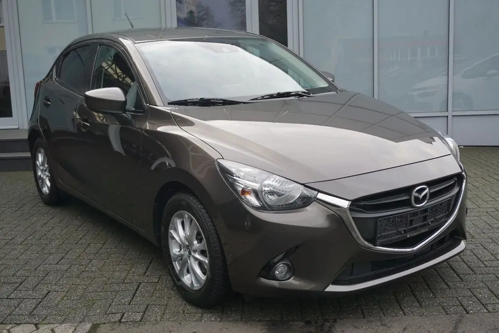 Photo 1 : Mazda 2 2015 Petrol