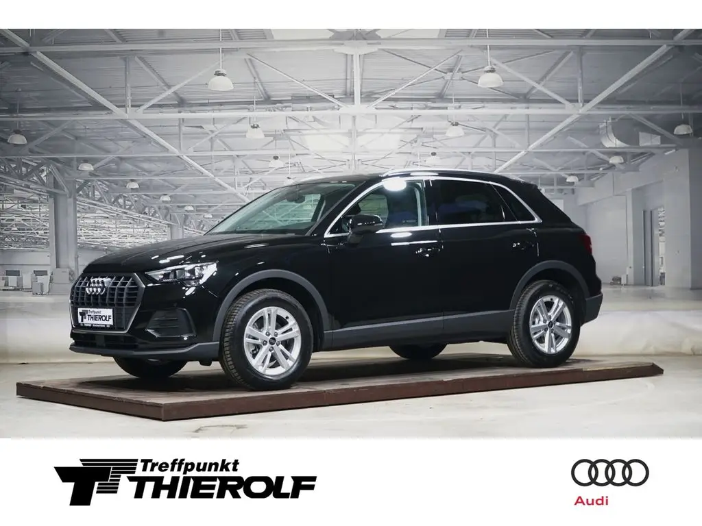 Photo 1 : Audi Q3 2024 Petrol