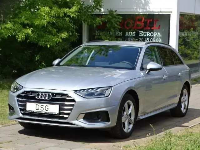 Photo 1 : Audi A4 2020 Petrol