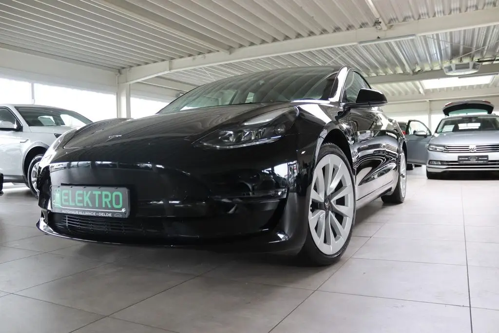 Photo 1 : Tesla Model 3 2022 Not specified