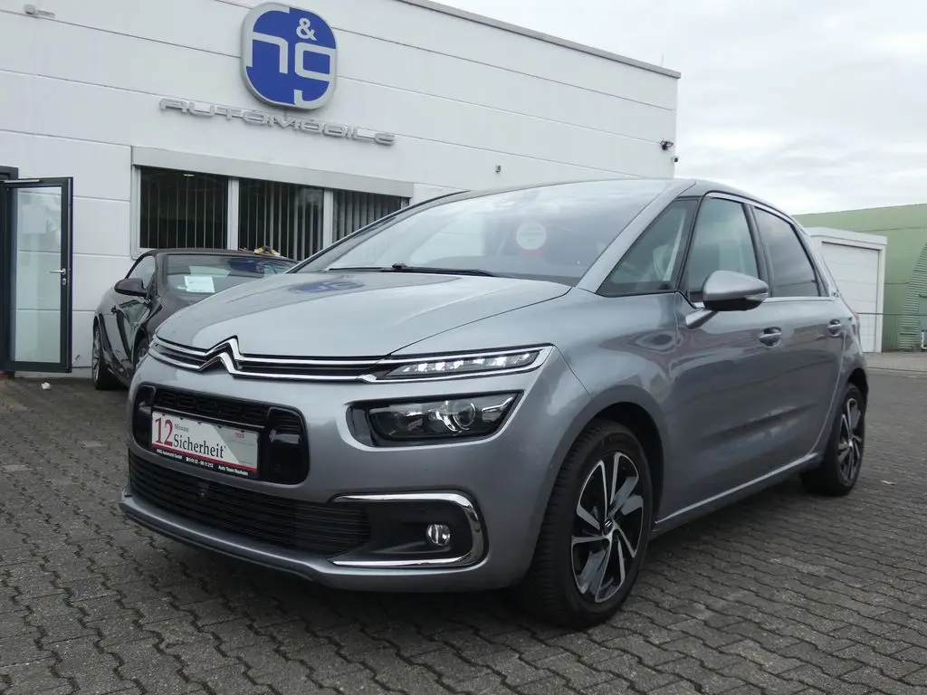 Photo 1 : Citroen C4 2018 Petrol