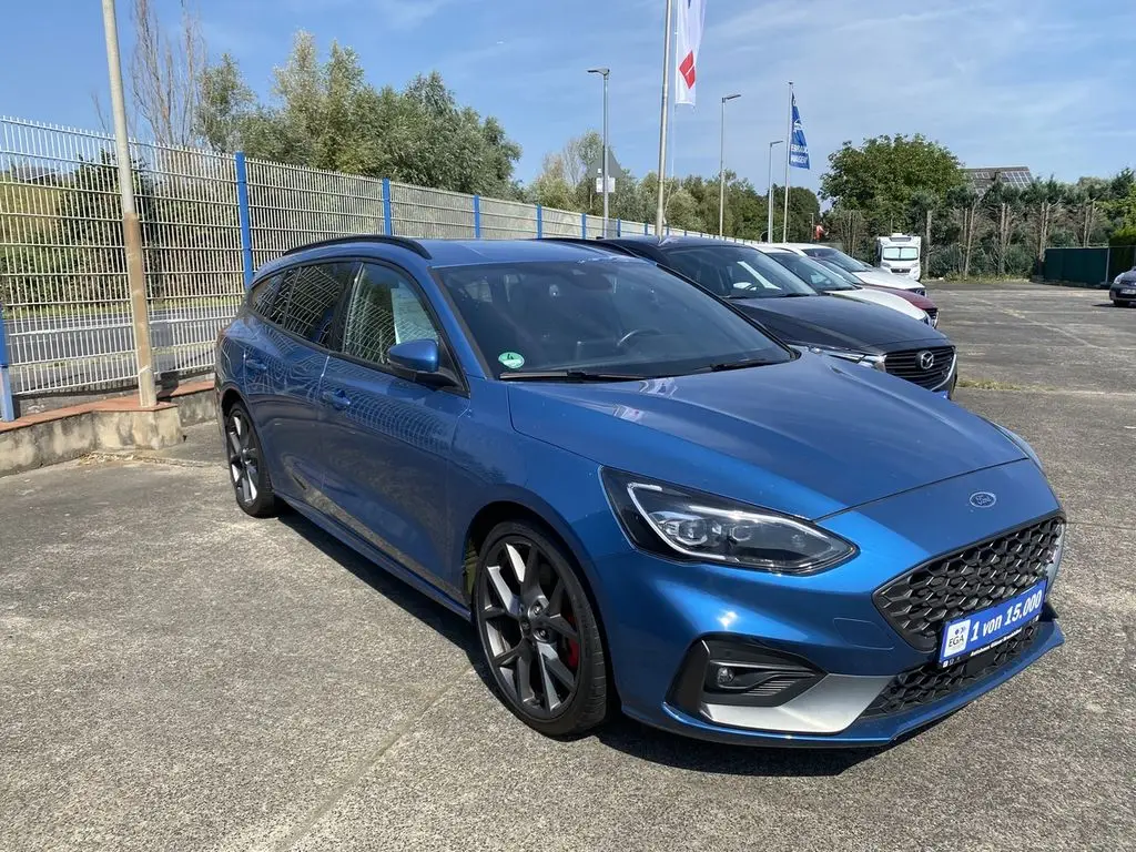 Photo 1 : Ford Focus 2020 Petrol