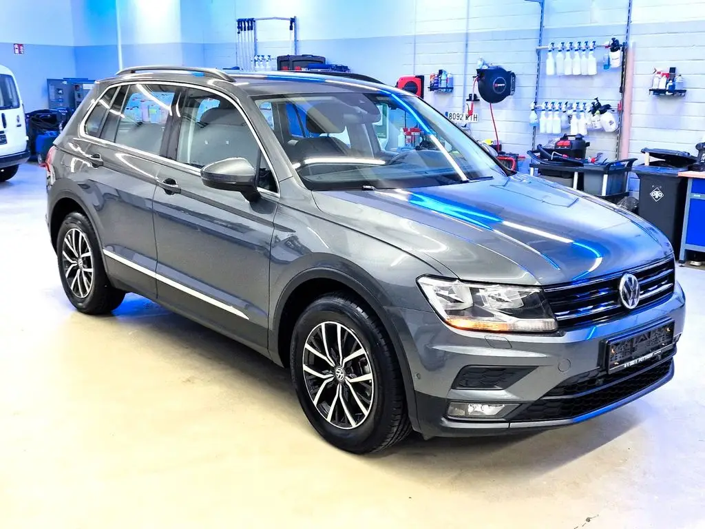 Photo 1 : Volkswagen Tiguan 2020 Essence