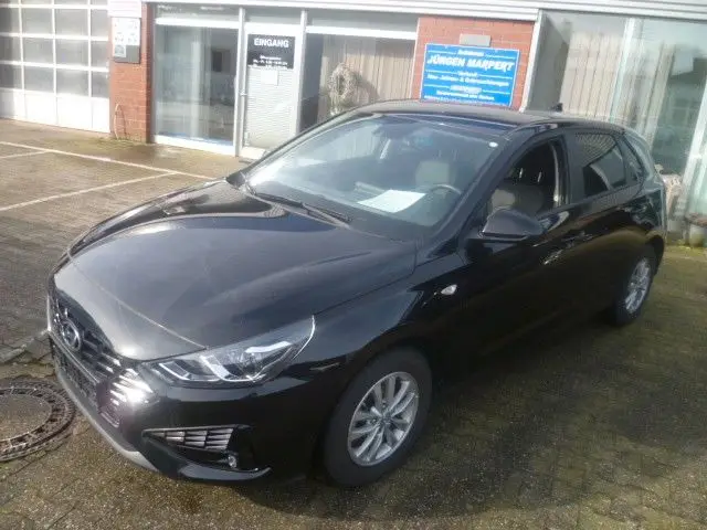 Photo 1 : Hyundai I30 2022 Petrol