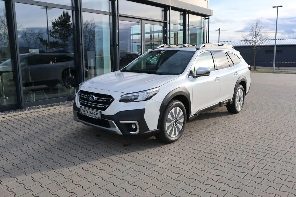 Photo 1 : Subaru Outback 2024 Petrol