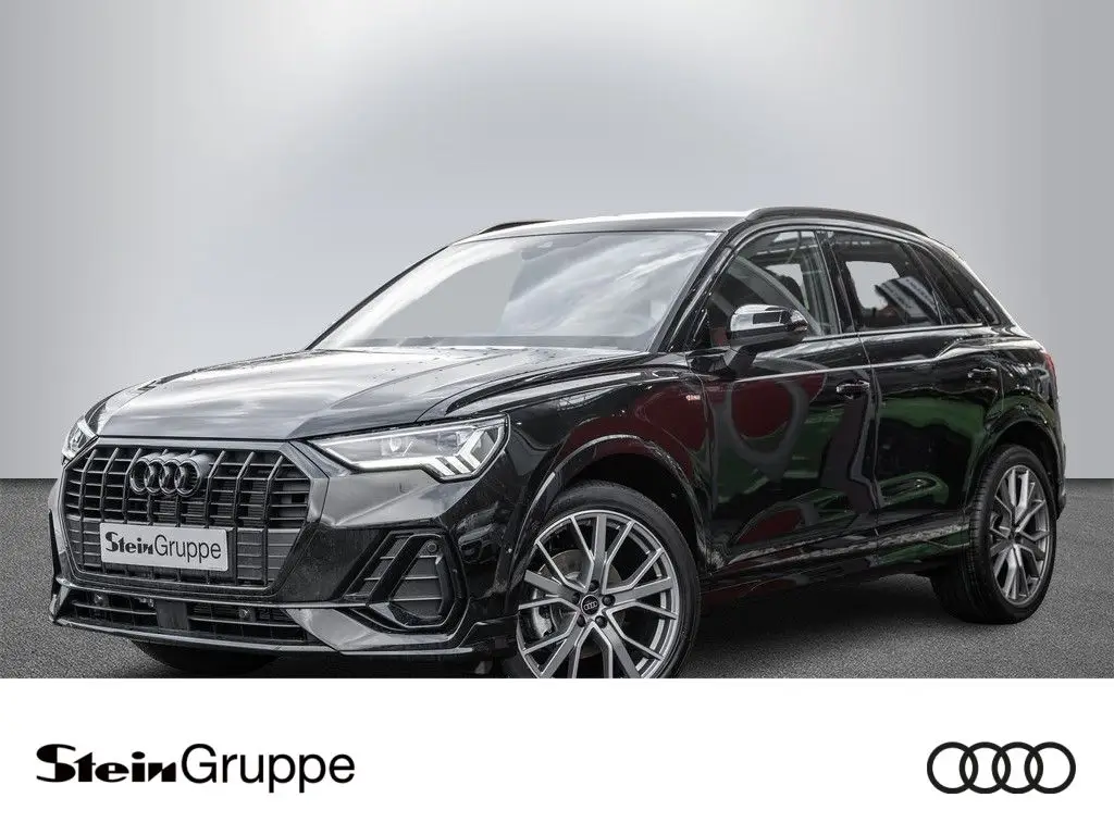 Photo 1 : Audi Q3 2024 Petrol