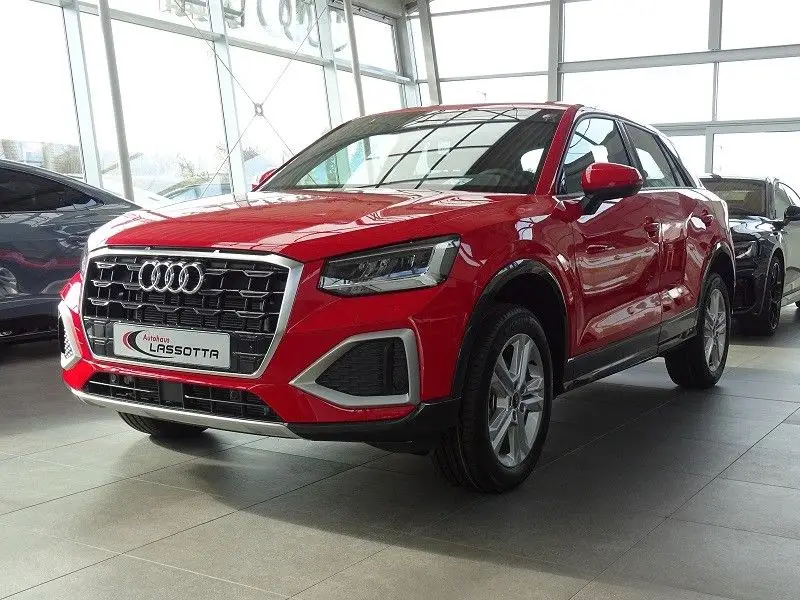 Photo 1 : Audi Q2 2024 Petrol