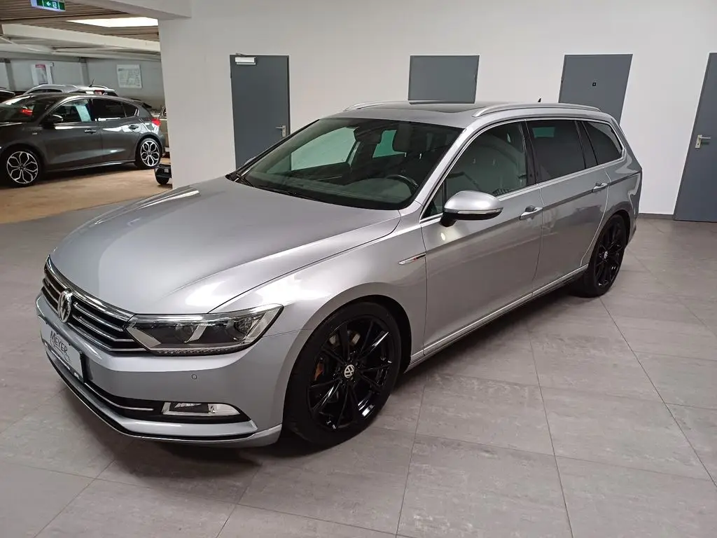 Photo 1 : Volkswagen Passat 2018 Petrol