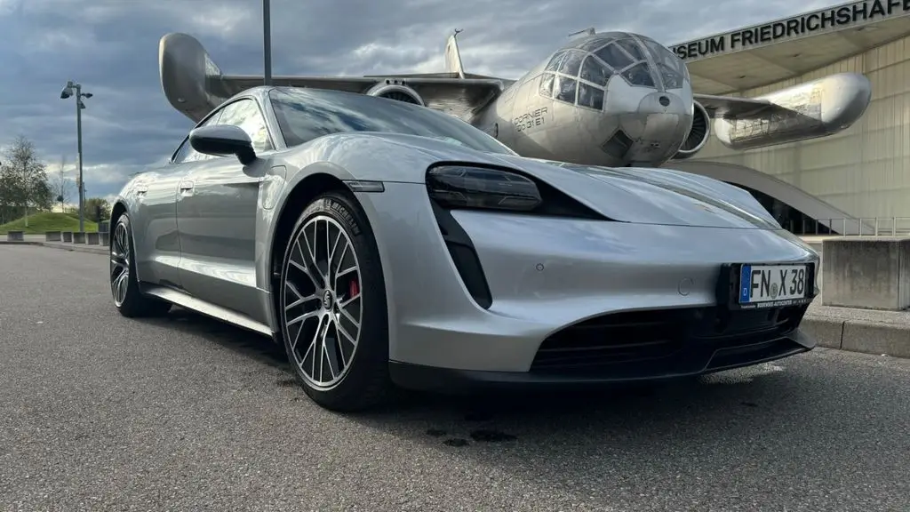 Photo 1 : Porsche Taycan 2020 Not specified