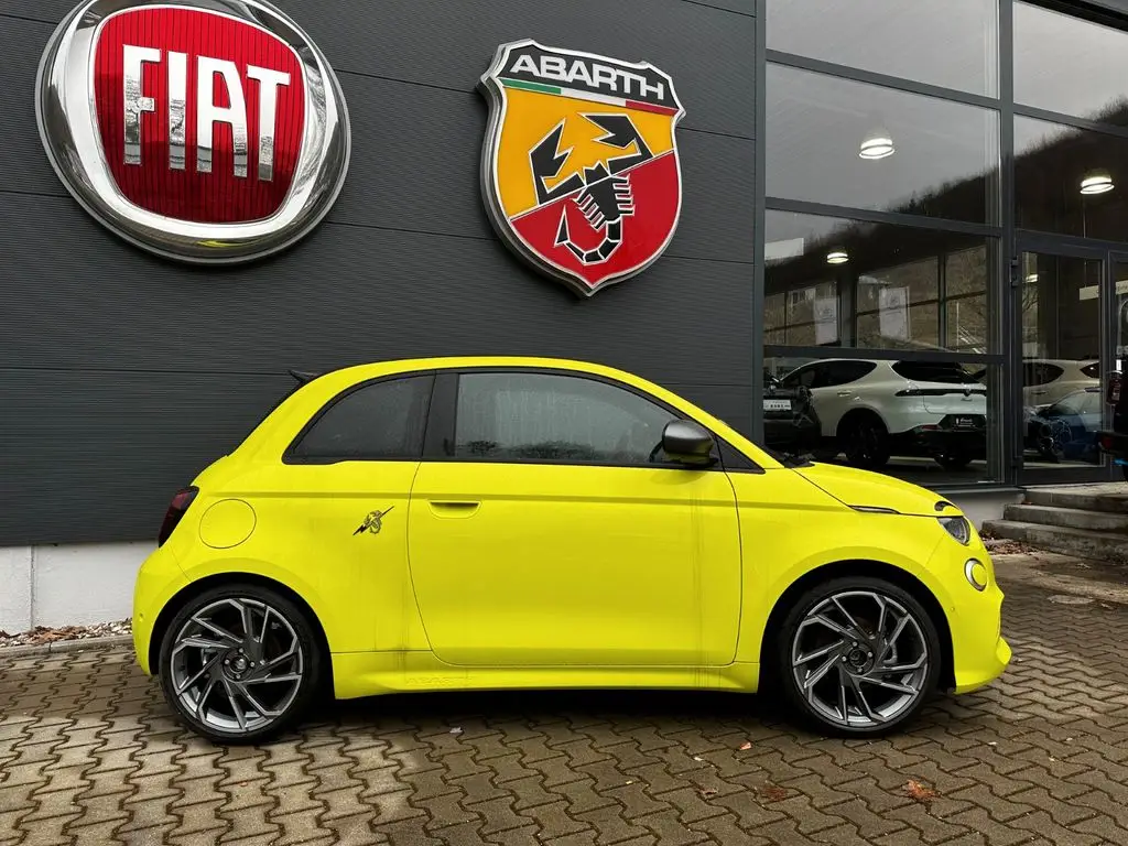 Photo 1 : Abarth 500 2024 Non renseigné