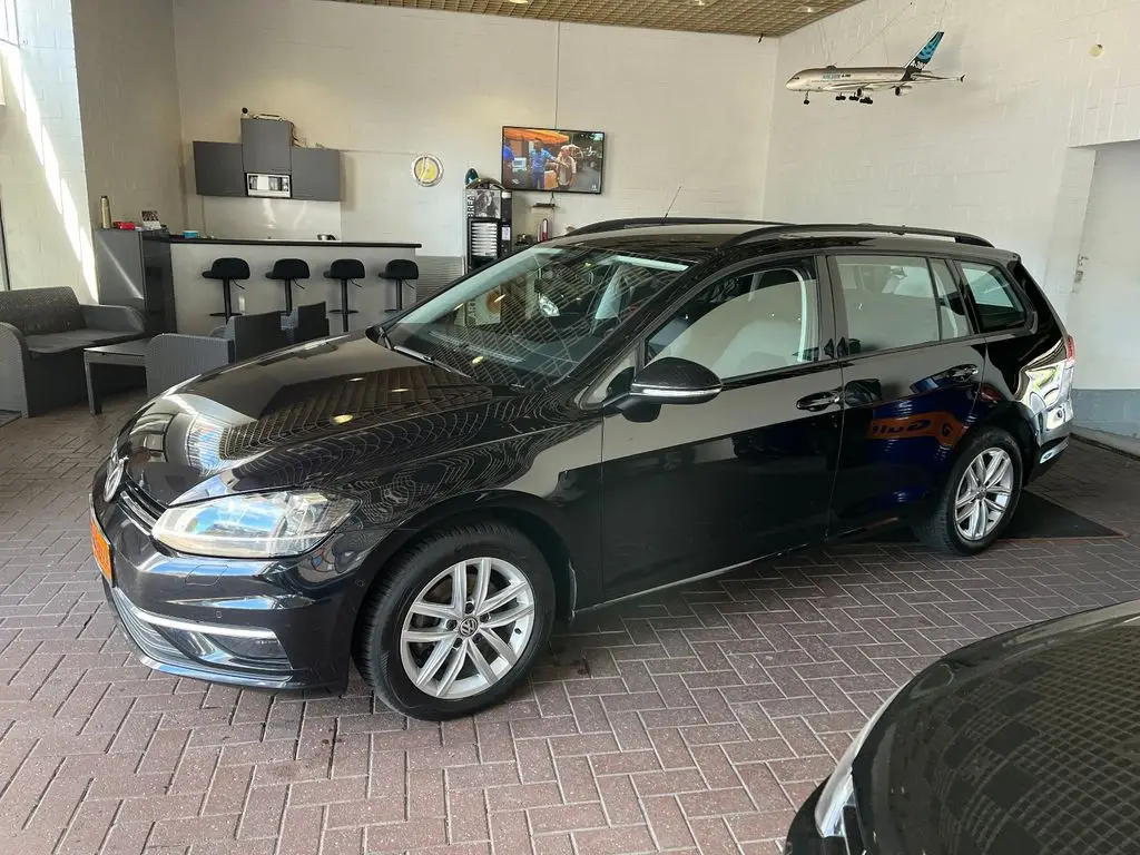 Photo 1 : Volkswagen Golf 2019 Diesel