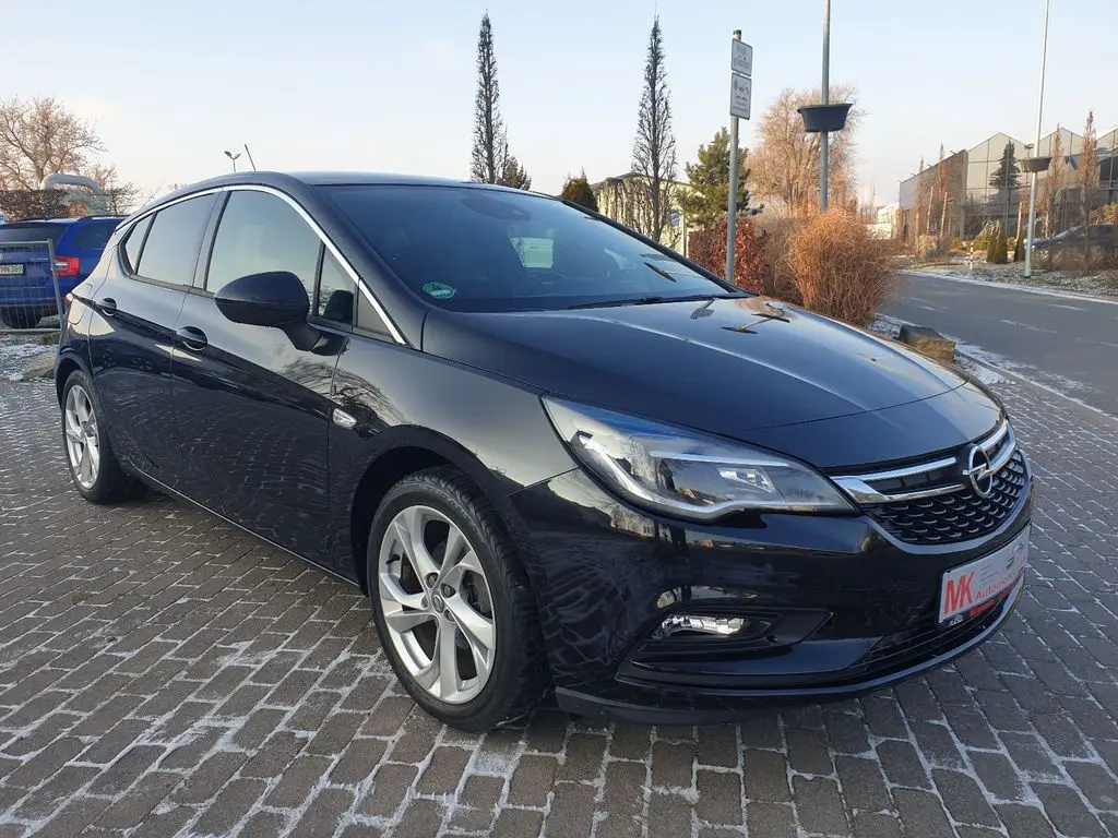 Photo 1 : Opel Astra 2015 Petrol