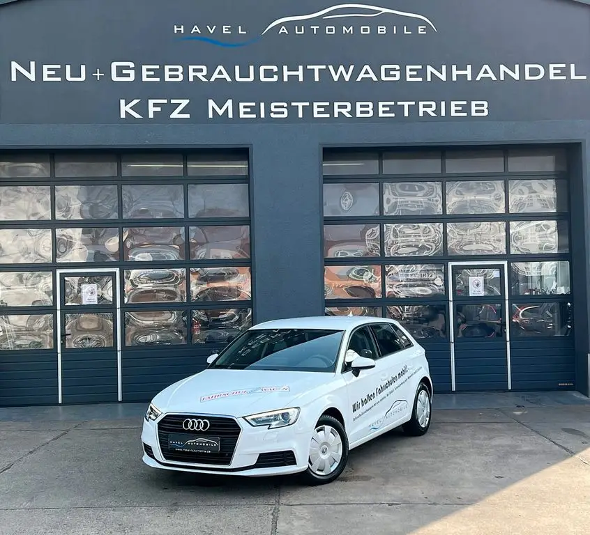 Photo 1 : Audi A3 2018 Diesel