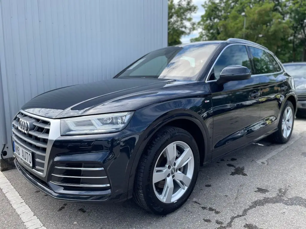 Photo 1 : Audi Q5 2018 Essence