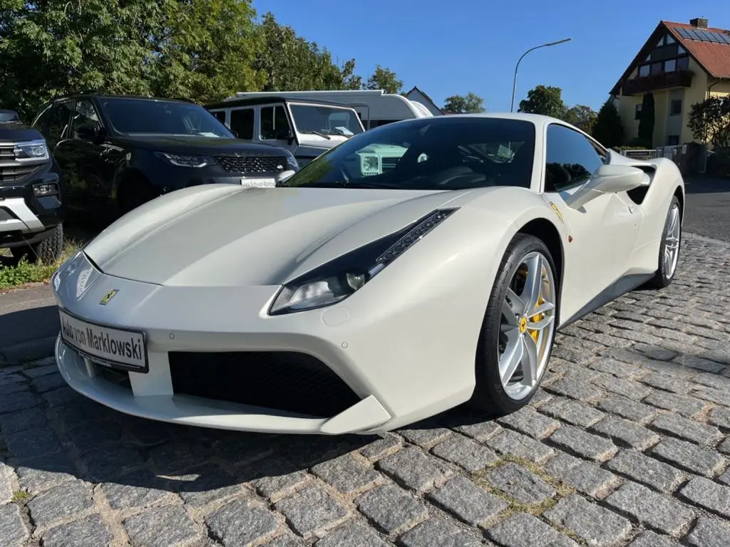 Photo 1 : Ferrari 488 2016 Essence