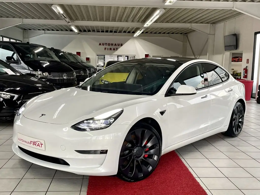 Photo 1 : Tesla Model 3 2022 Non renseigné