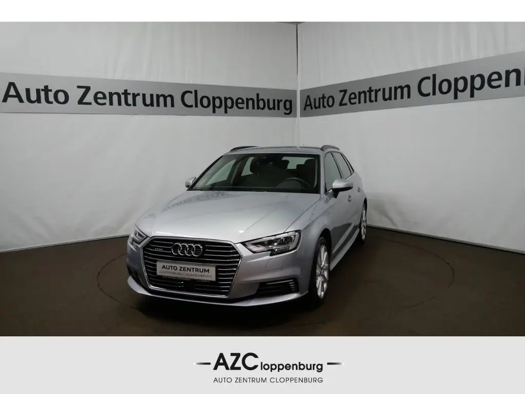 Photo 1 : Audi A3 2018 Hybride