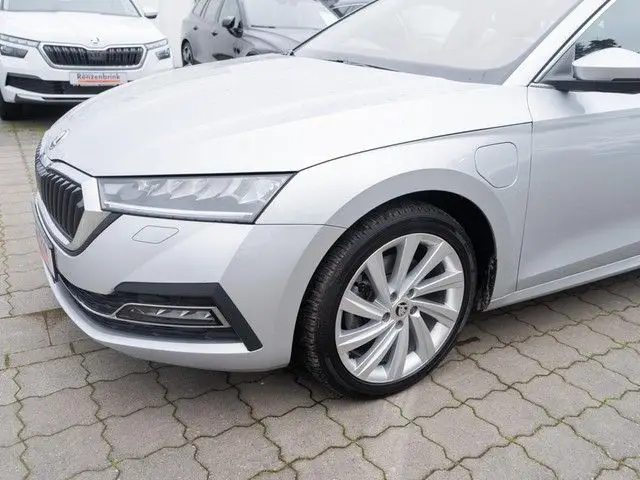 Photo 1 : Skoda Octavia 2021 Hybride