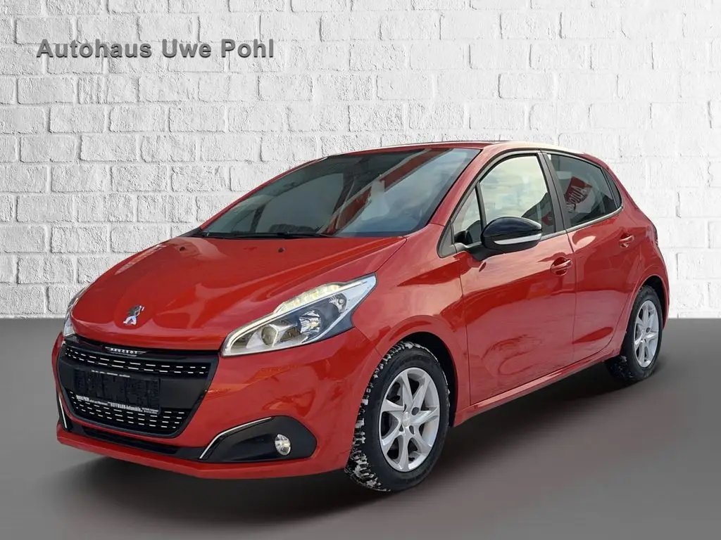 Photo 1 : Peugeot 208 2015 Essence