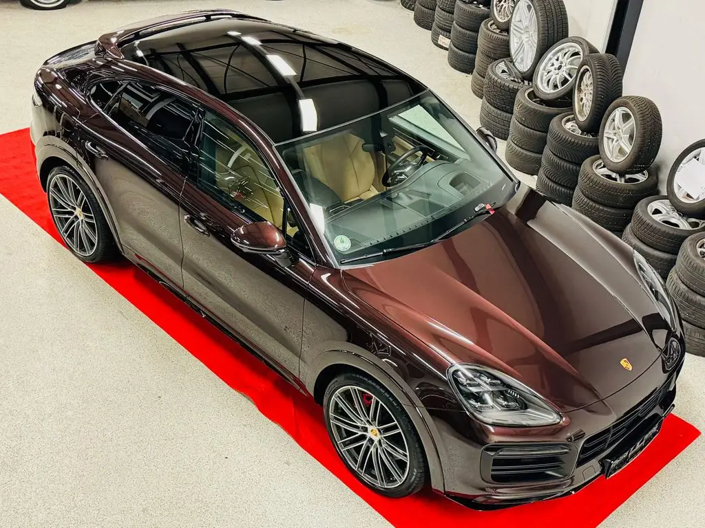 Photo 1 : Porsche Cayenne 2020 Petrol